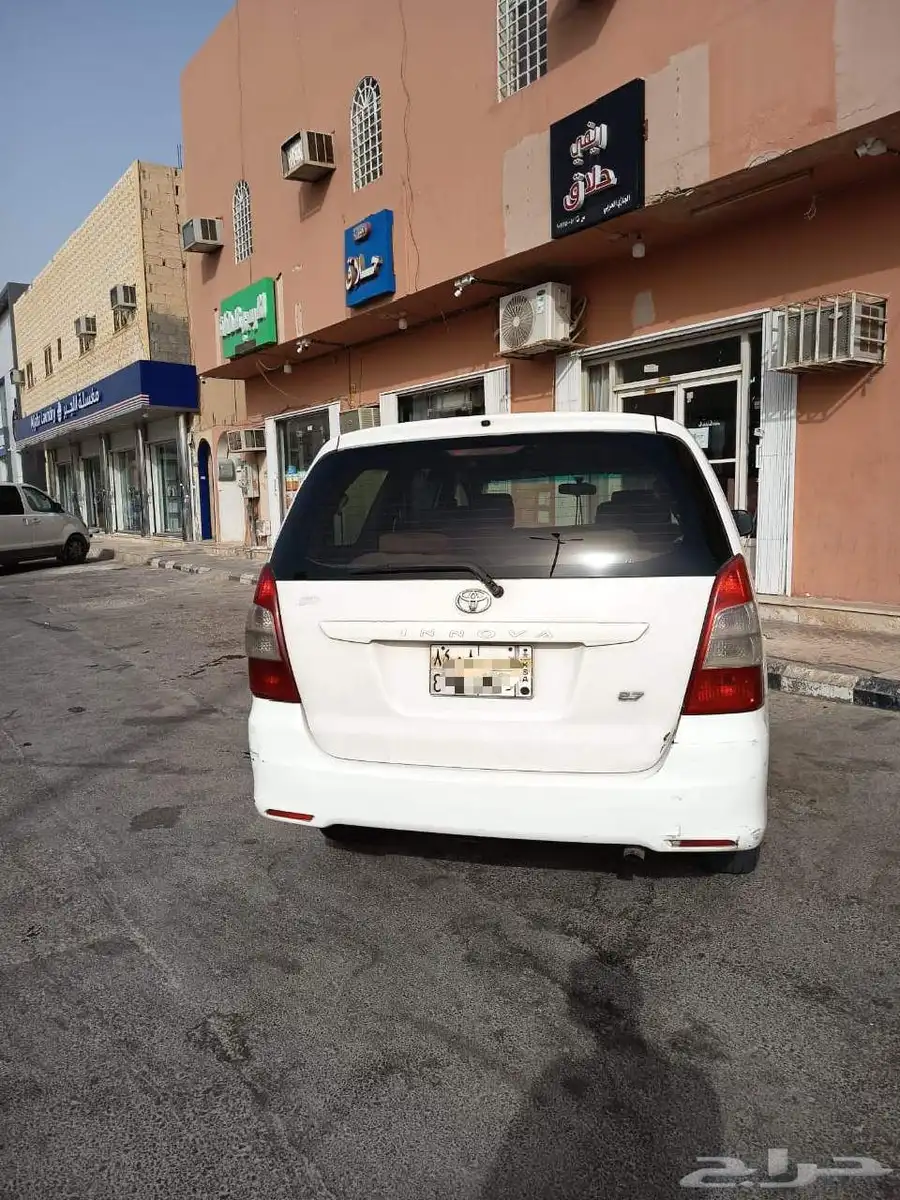 TOYOTA INNOVA 2012 1