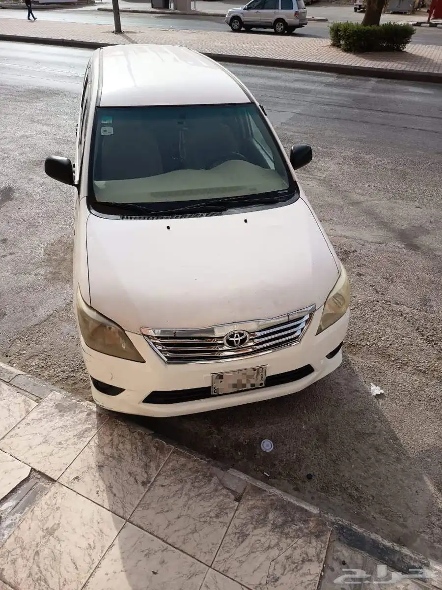 TOYOTA INNOVA 2012 0