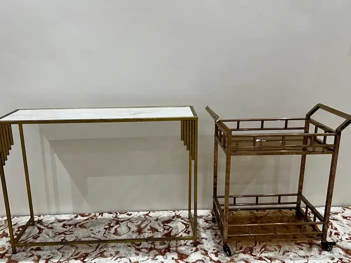 للبيع طاولة استقبال. وعربة تقديم استخدام قليل على 450 ريال 1