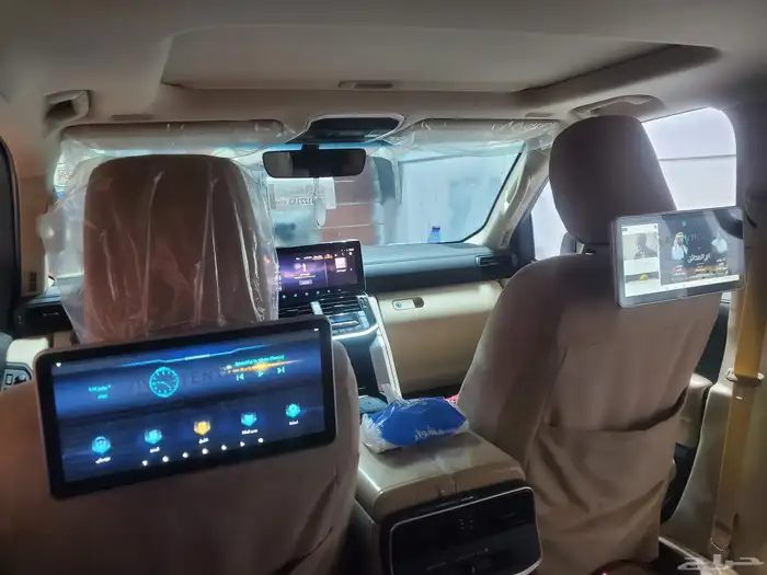 شاشات خلفيه لاندكروزر موديل 2025 2