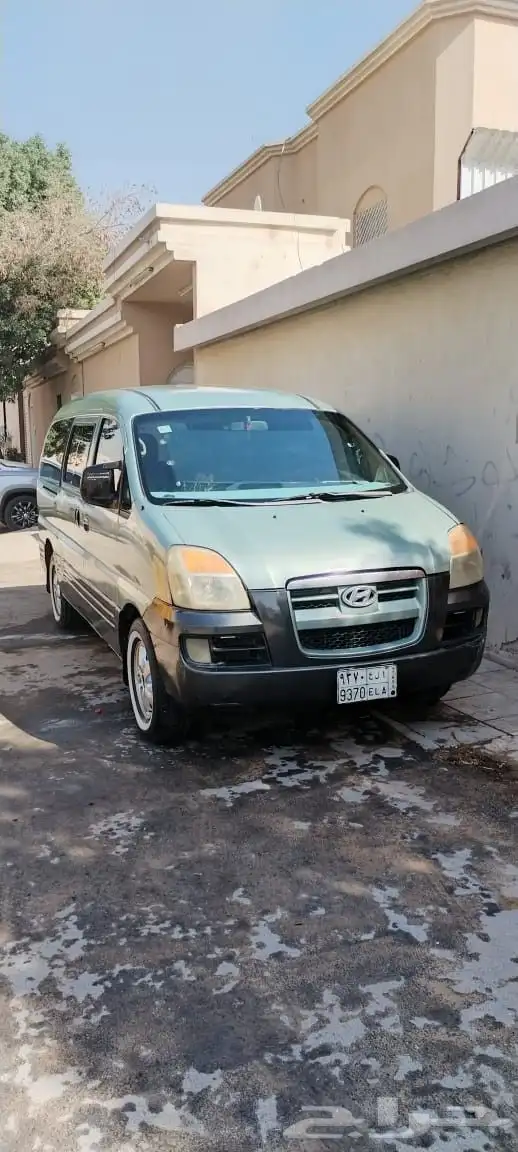 هيونداي باص H1 . موديل 2005 قير عادي بنزين 0