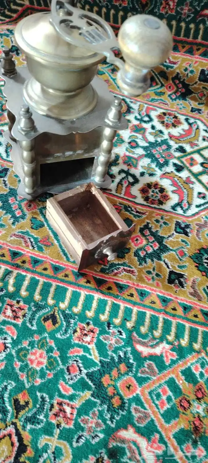 مطحنه قهوه صناعه اروبيه قديمة من نحاس 9