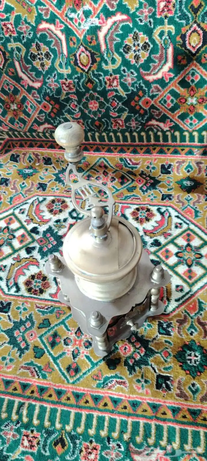 مطحنه قهوه صناعه اروبيه قديمة من نحاس 1