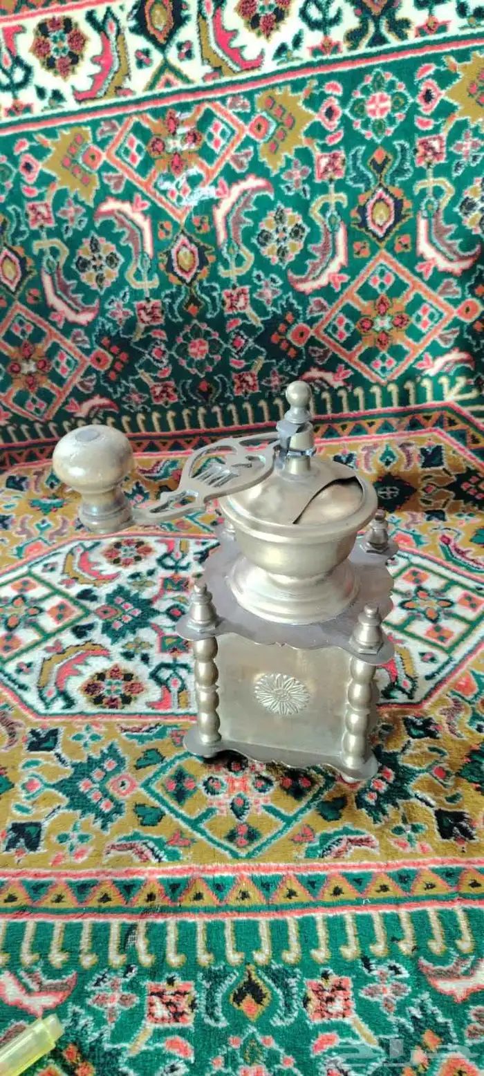 مطحنه قهوه صناعه اروبيه قديمة من نحاس 5