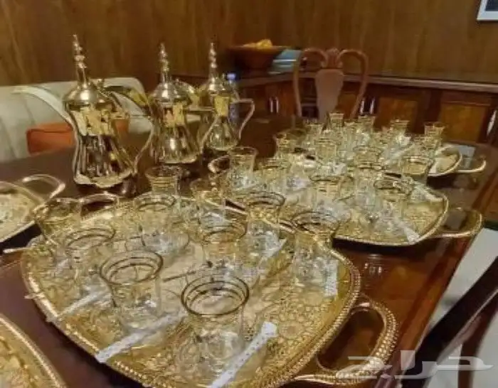 قهوجين صبابين صواني تمر شغل بكل ثقه 2
