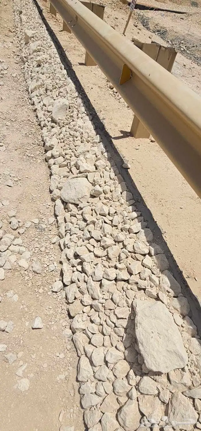 حجر طبيعي وعشواي  مع مواد و بدون مواد توريد وتر يب 0