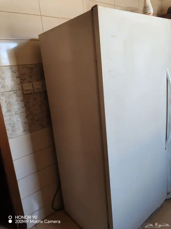 فريز أمريكي عامودي سعه 575 لتر يحتاج صيانه بسيطه ولكنه شغال 0