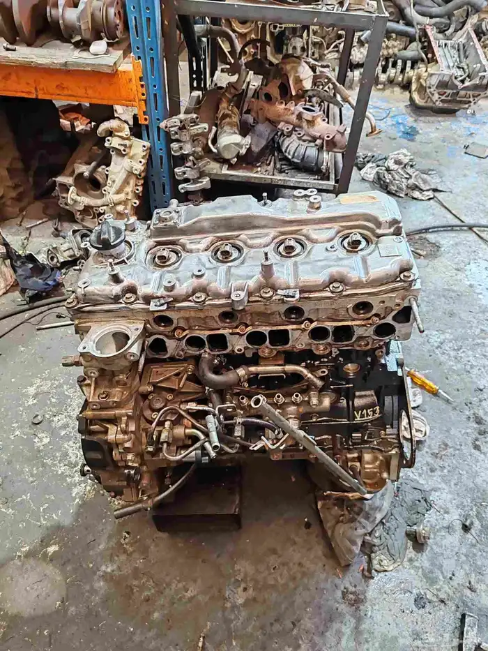 مكاين و قطع غيار ايسوزو دينا وانيت 8