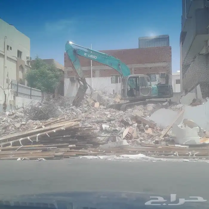 بوكلين هدد العماير والبيوت الشعبيه وترحيل الدمار وحفر الاراض 1