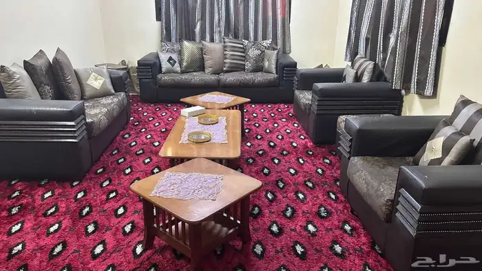 طقم كنب للبيع نضيف مع البرلدي 0