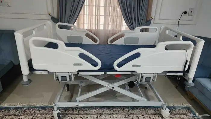سرير طبي كهربائي شبه جديد 0
