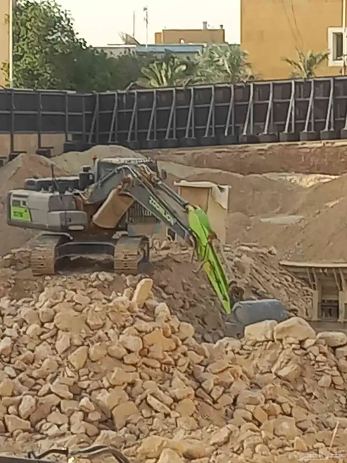 بوكلينات للايجار حفر اراضي اعمال شركات 0