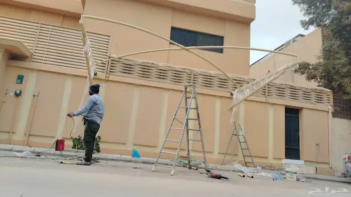 حداد مظلات وسواتر وجميع أعمال الحداده والقرميد صيانه أبواب ت 8