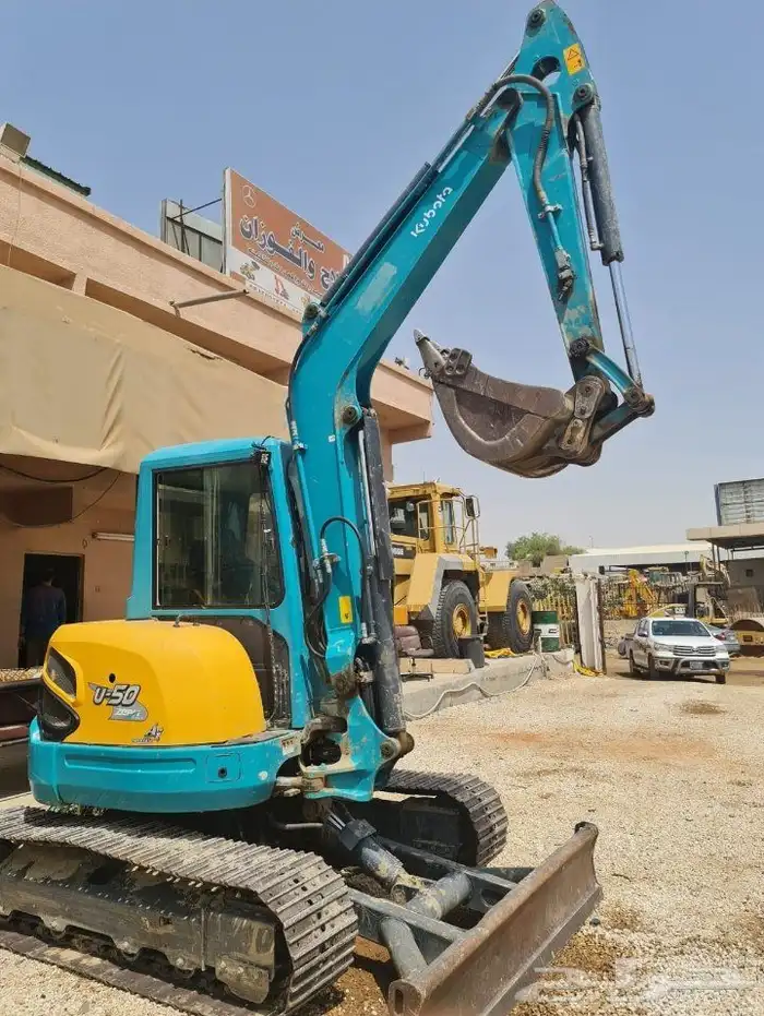 رافعات كهربائية وشوكيه حفار مني تور لايت 2