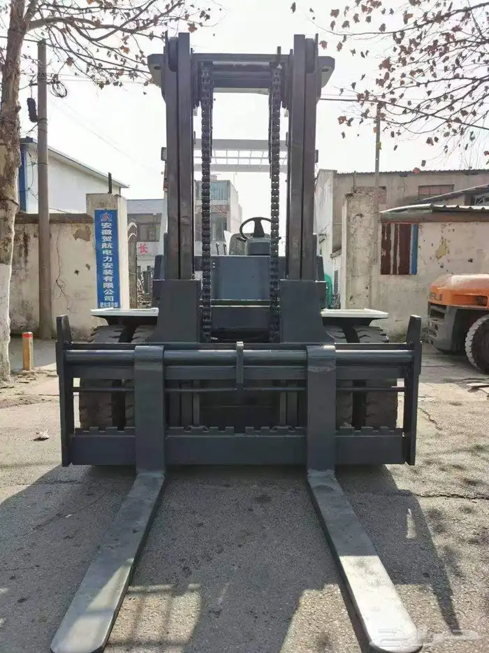 رافعه شوكية سكين فوركليفت للايجار في جده 5