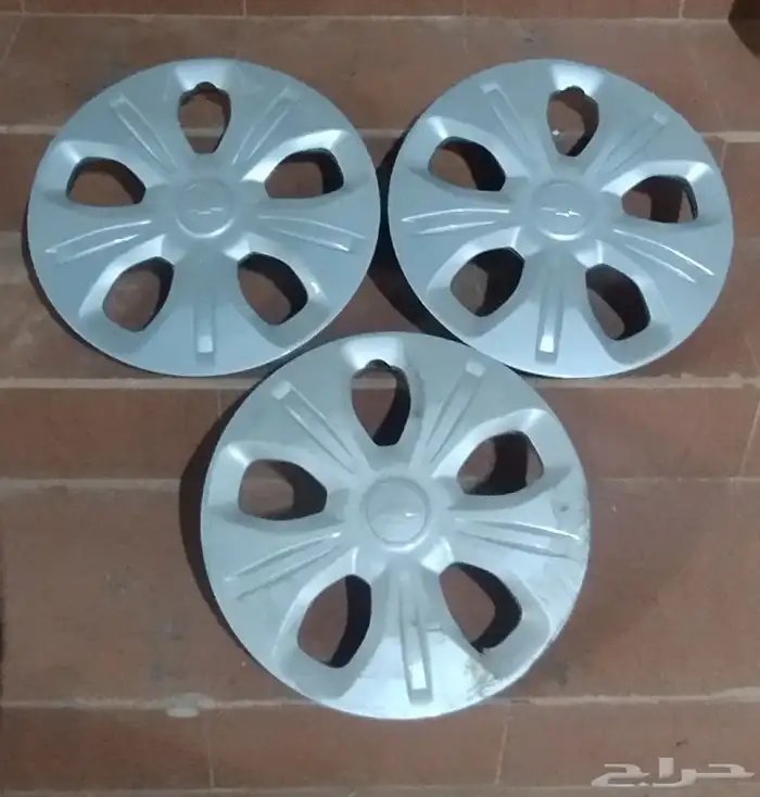 لجميع السيارات طيس وشعارات 44