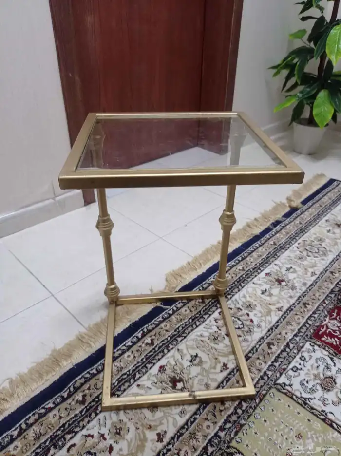 طاولات خدمة زجاج شبه جديد 0