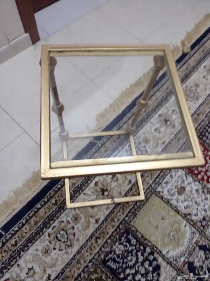 طاولات خدمة زجاج شبه جديد 1