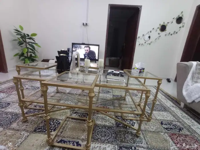 طاولات خدمة زجاج شبه جديد 3