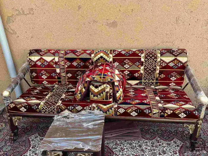 الثاث 0