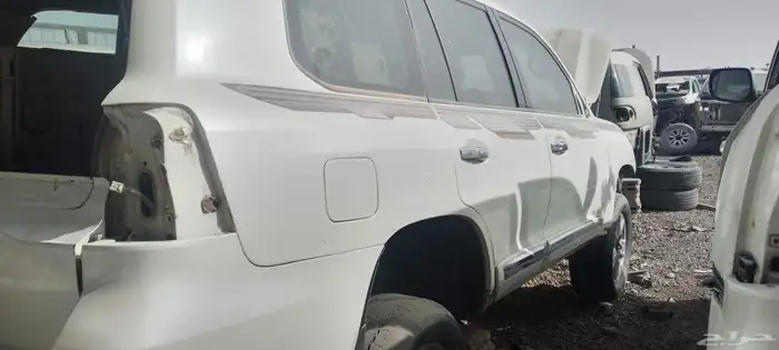 يوجد لدينا جميع انواع قطع غيار السيارات المستخدمه 6