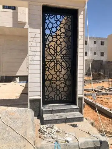 ابواب ليزر ابواب المنيوم ابواب كلاعي ن  شباك حديد مضلات سوات 1