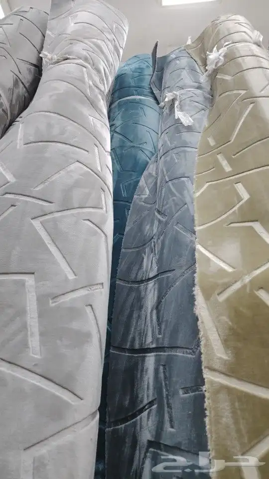 يوجد لدينا جميع انواع الموكيت التركي والحرير والإماراتي 6