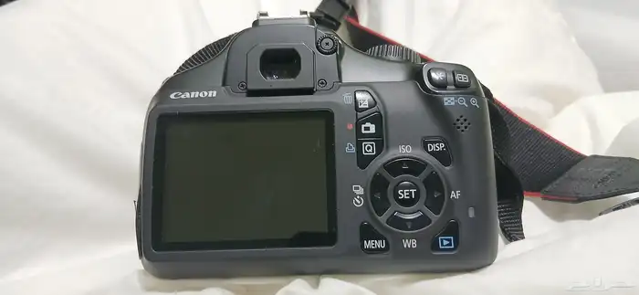 للبيع كانون d1100 شبه جديد 7