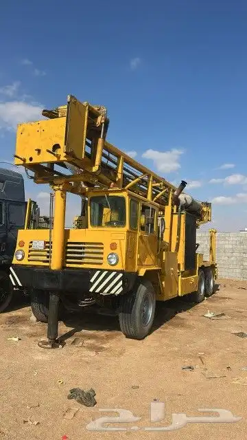 حفار ابار ارتوازية 1