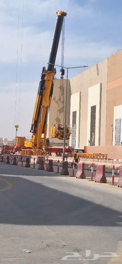 يوجد لدينا تجاره معده ثقيله الا اجاره اليوميت وشهري 8