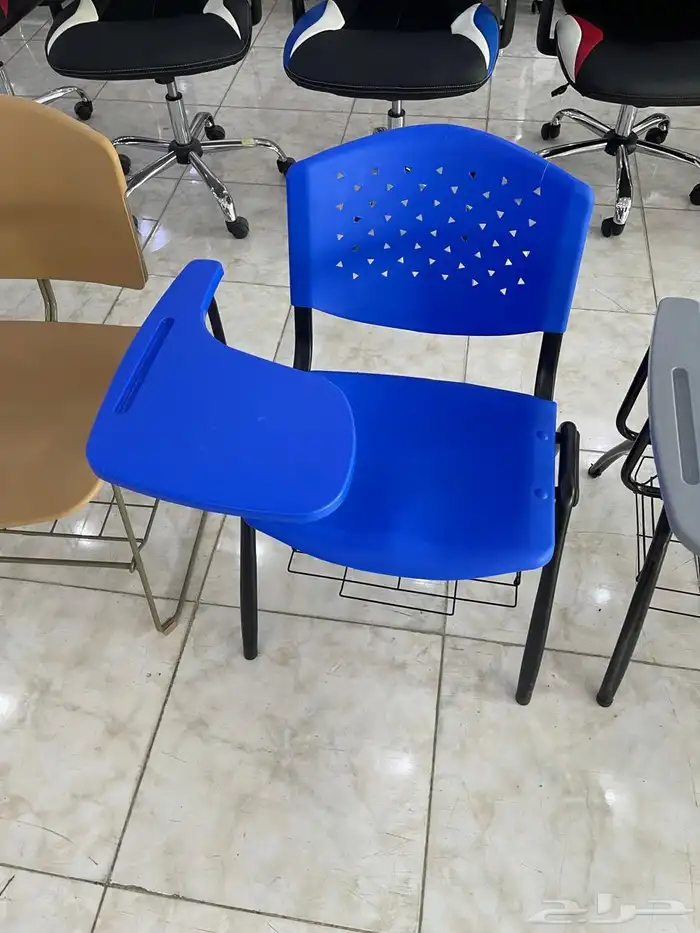 طاولة مدرسة و كراسي محاضرات 7