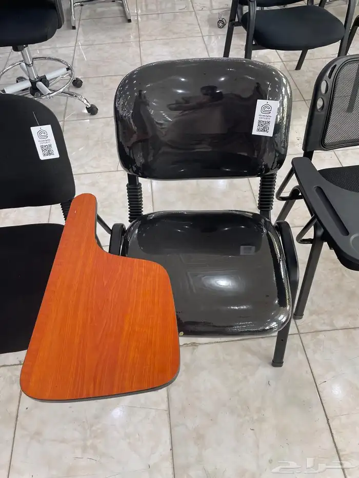 طاولة مدرسة و كراسي محاضرات 3