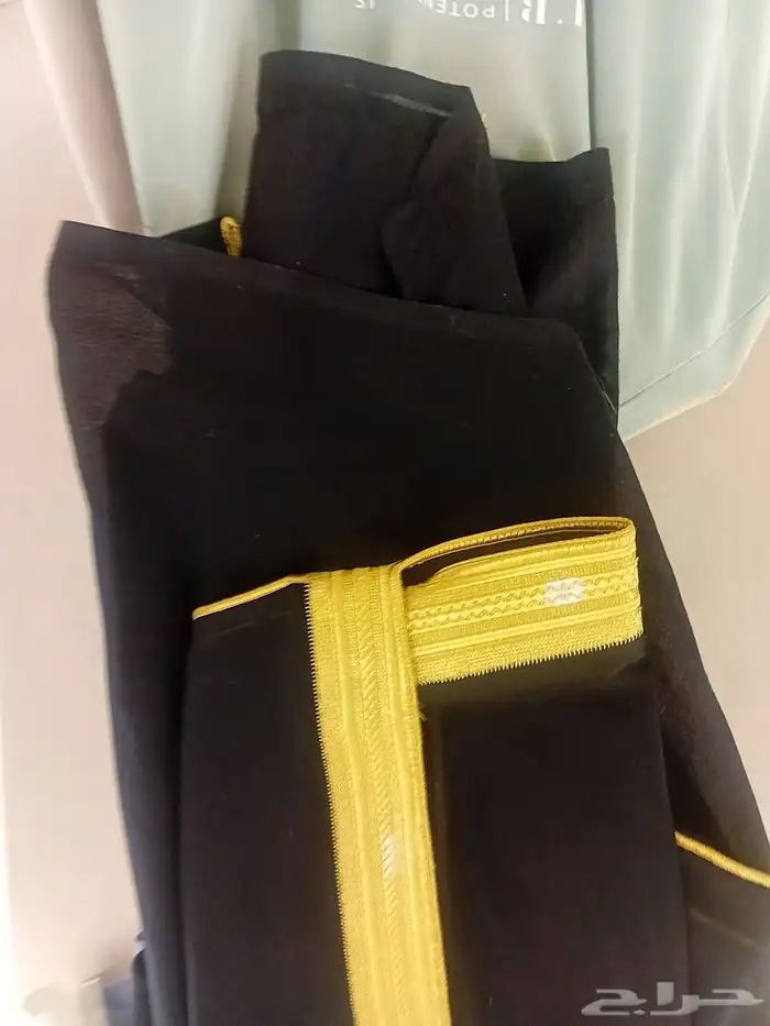 بشت للبيع في الرياض مشلح للبيع بشت استخدام مرة وحدة لبسته وق 0