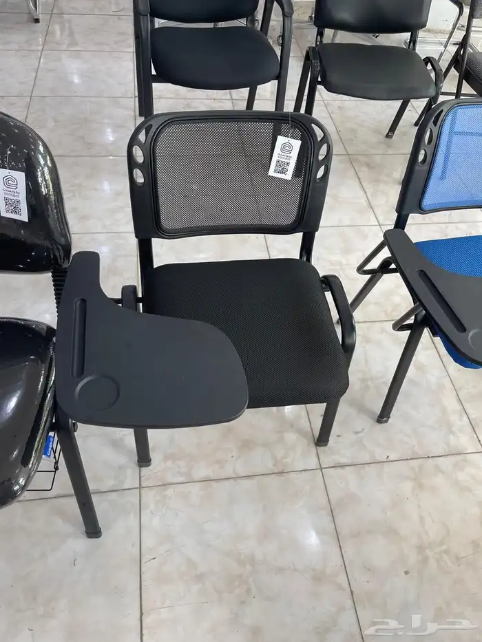 طاولة مدرسة و كراسي محاضرات 1