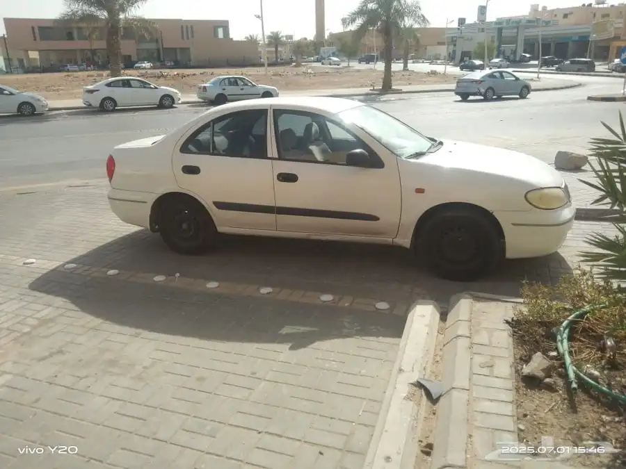Nissan sunny km 303900 new tyers 0