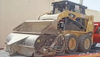 مكنسة بوبكات للايجار مع السواق فالشرقية 0