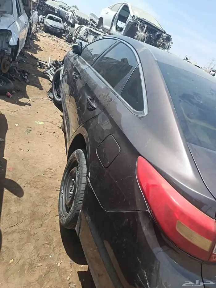 يوجد لدينا قطع غيار السيارات هونداي 4