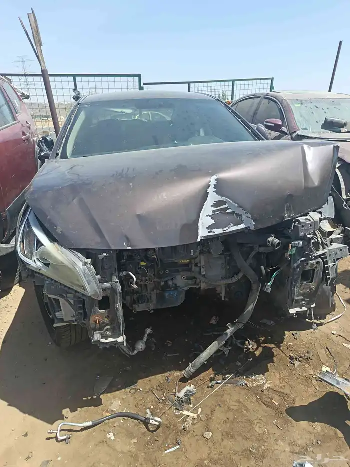 يوجد لدينا قطع غيار السيارات هونداي 1