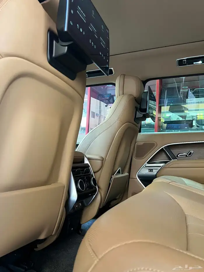 شاشات خلفيه رنج روفر فوج 2024 5