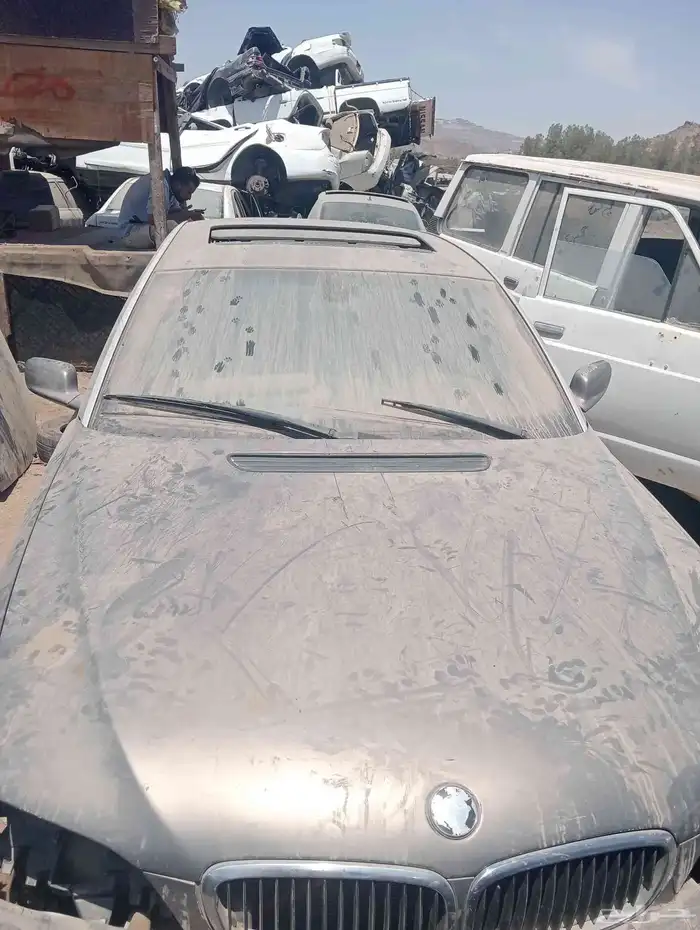 قطع غيار بي ام 740Li موديل 2008 3