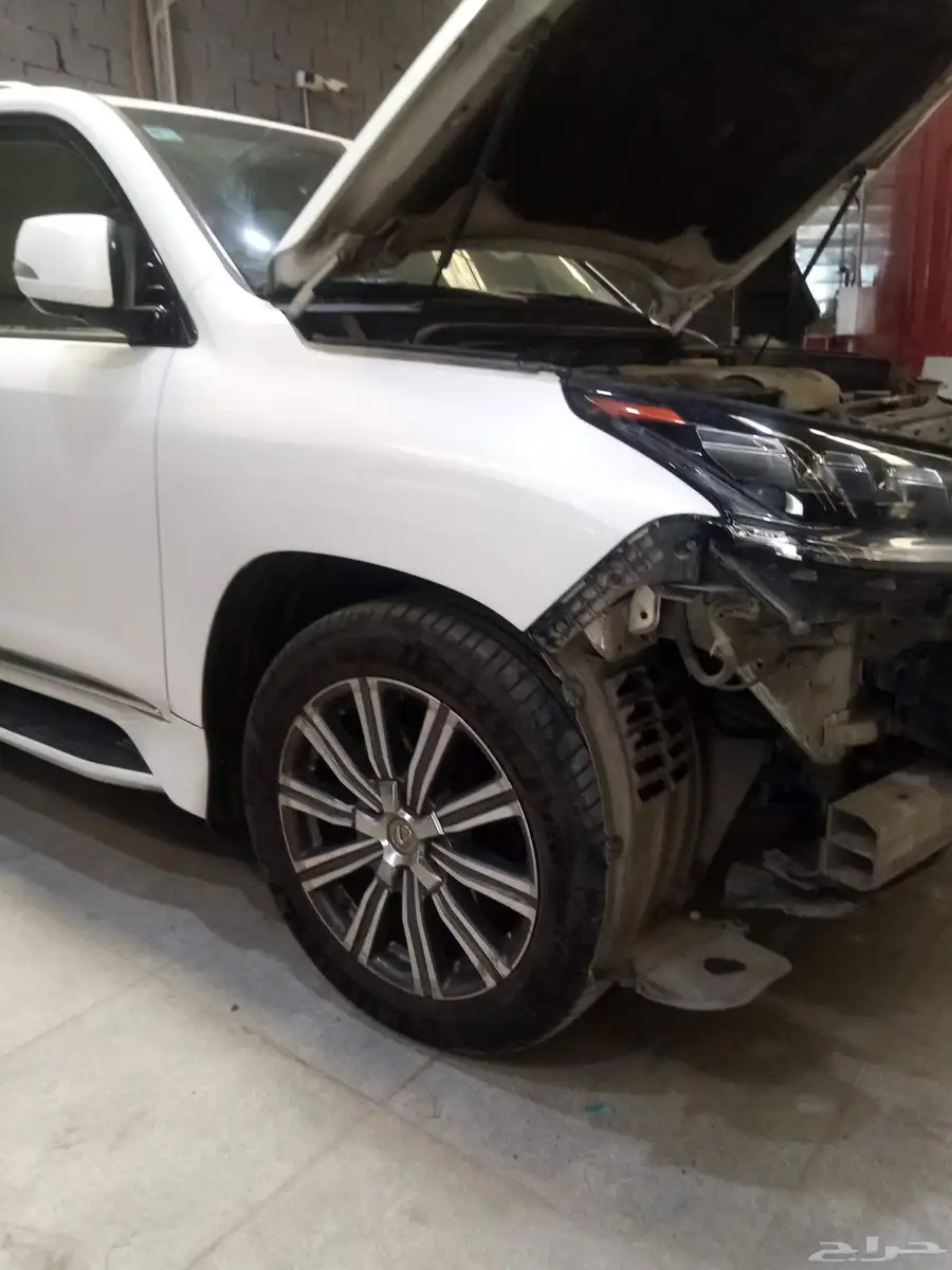 سمكره وتعديل كبوت ورفرف مع الوزنيات سياره LEXUS LX 570 3