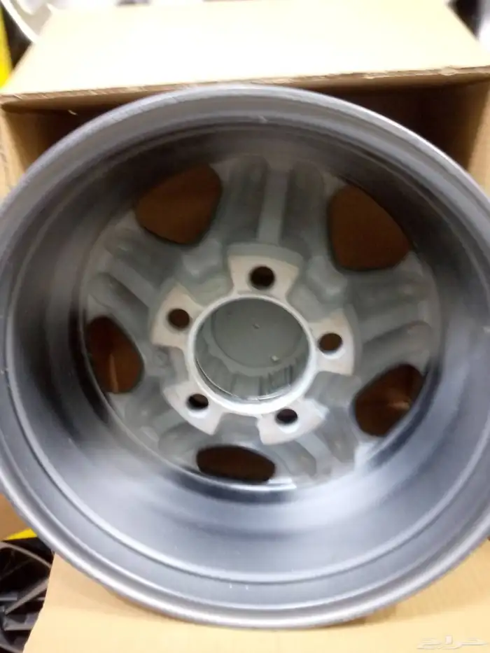 جنوط رف رف أصلي وكاله 2023اصفار شبه جديد 2