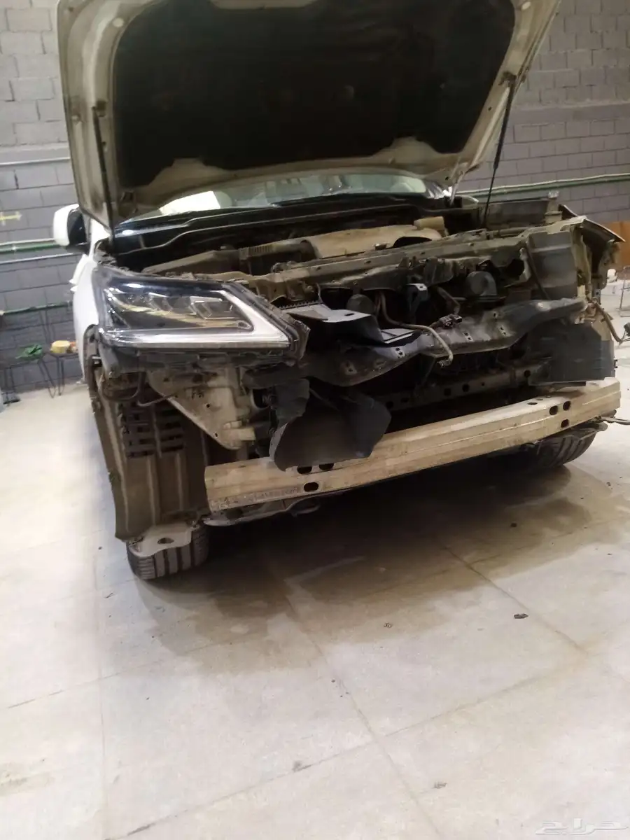سمكره وتعديل كبوت ورفرف مع الوزنيات سياره LEXUS LX 570 0