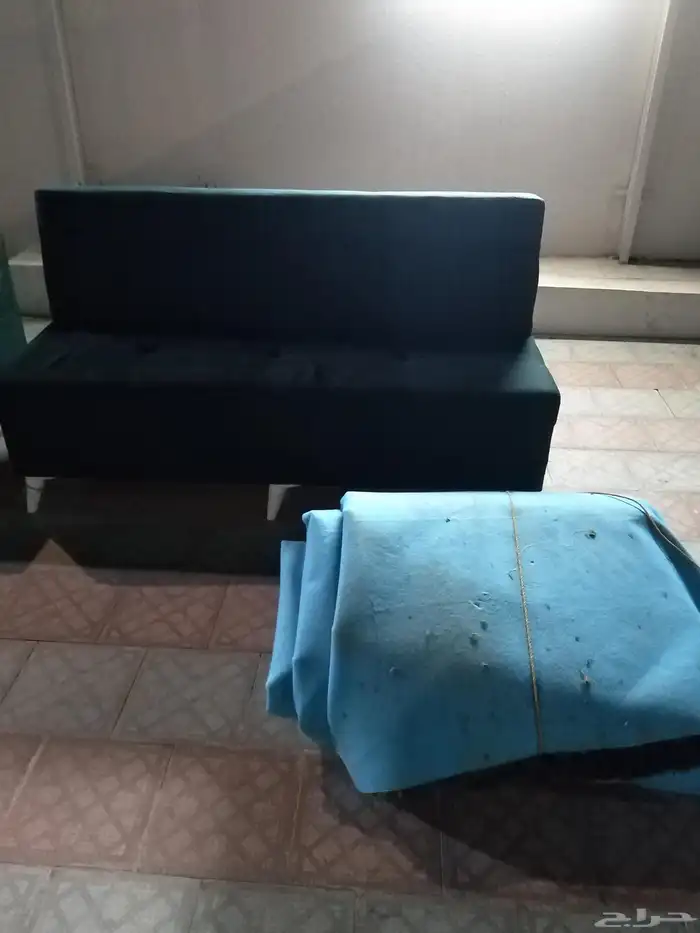 قطعتين كنب و فرشة 4 في 5 للبيع 2