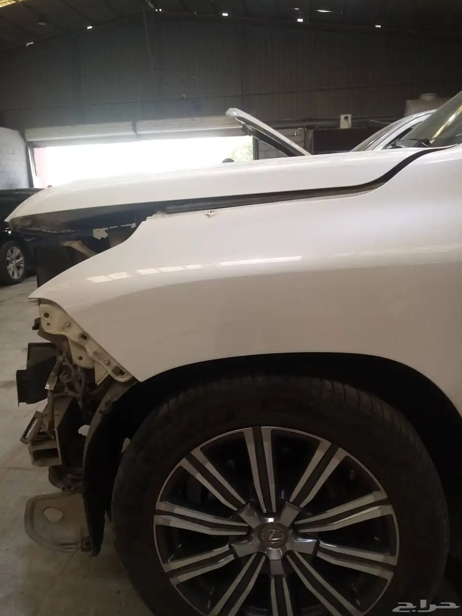 سمكره وتعديل كبوت ورفرف مع الوزنيات سياره LEXUS LX 570 8