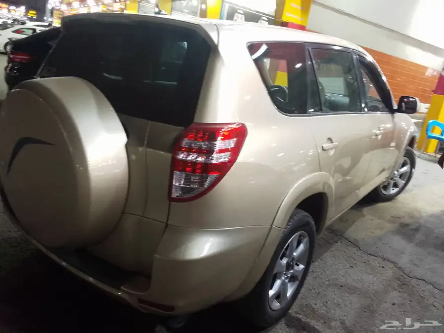 Toyota rove 4 aoutmatic 3