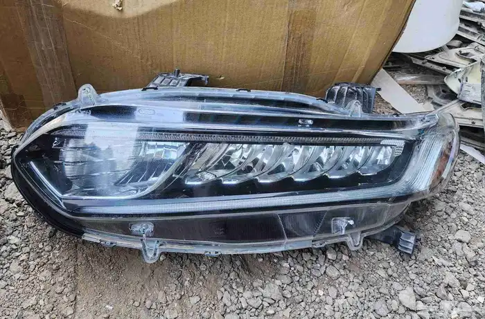 شمعه يسار هوندا اكورد 2018-2023 1