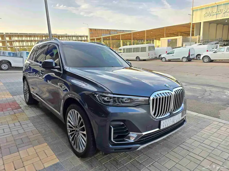 BMW X7 2021 1