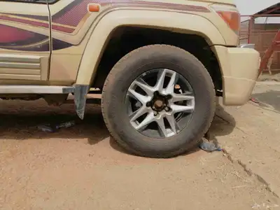 للبيع 4 جنوط شاص مقاس 17 مع كفرات جديده 1