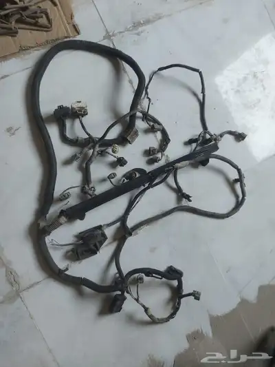 للبيع قطع غيار جيب شيروكي 4